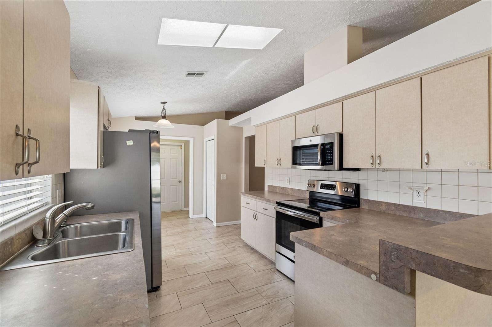 Image 22 of 53 For 7904 Floradora Drive