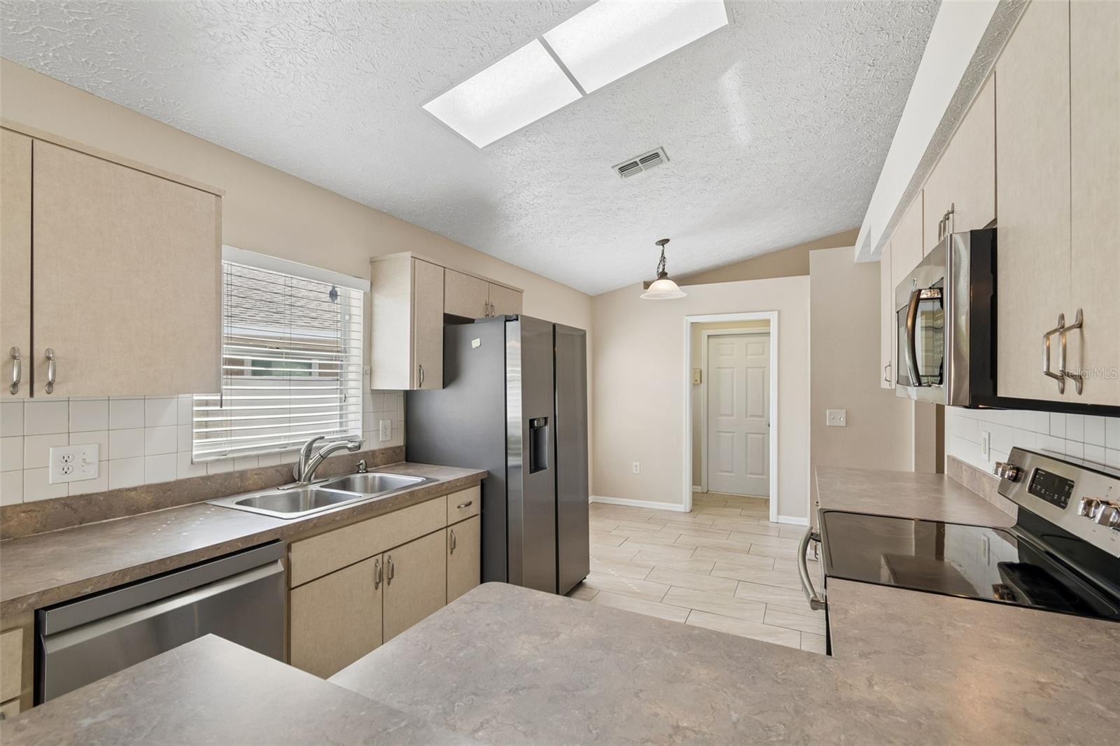 Image 23 of 53 For 7904 Floradora Drive