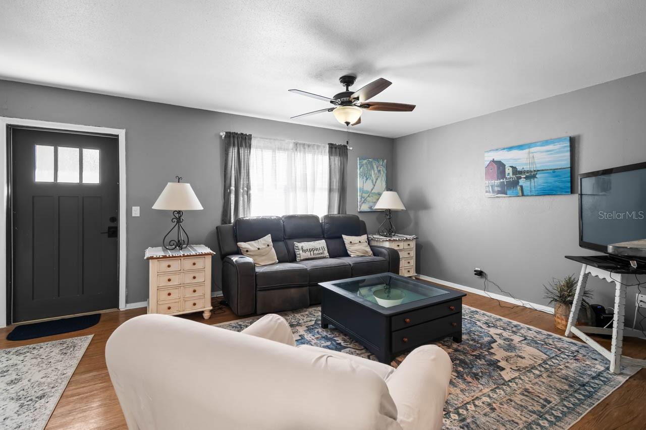 Image 2 of 20 For 1802 Bedford Terrace 182