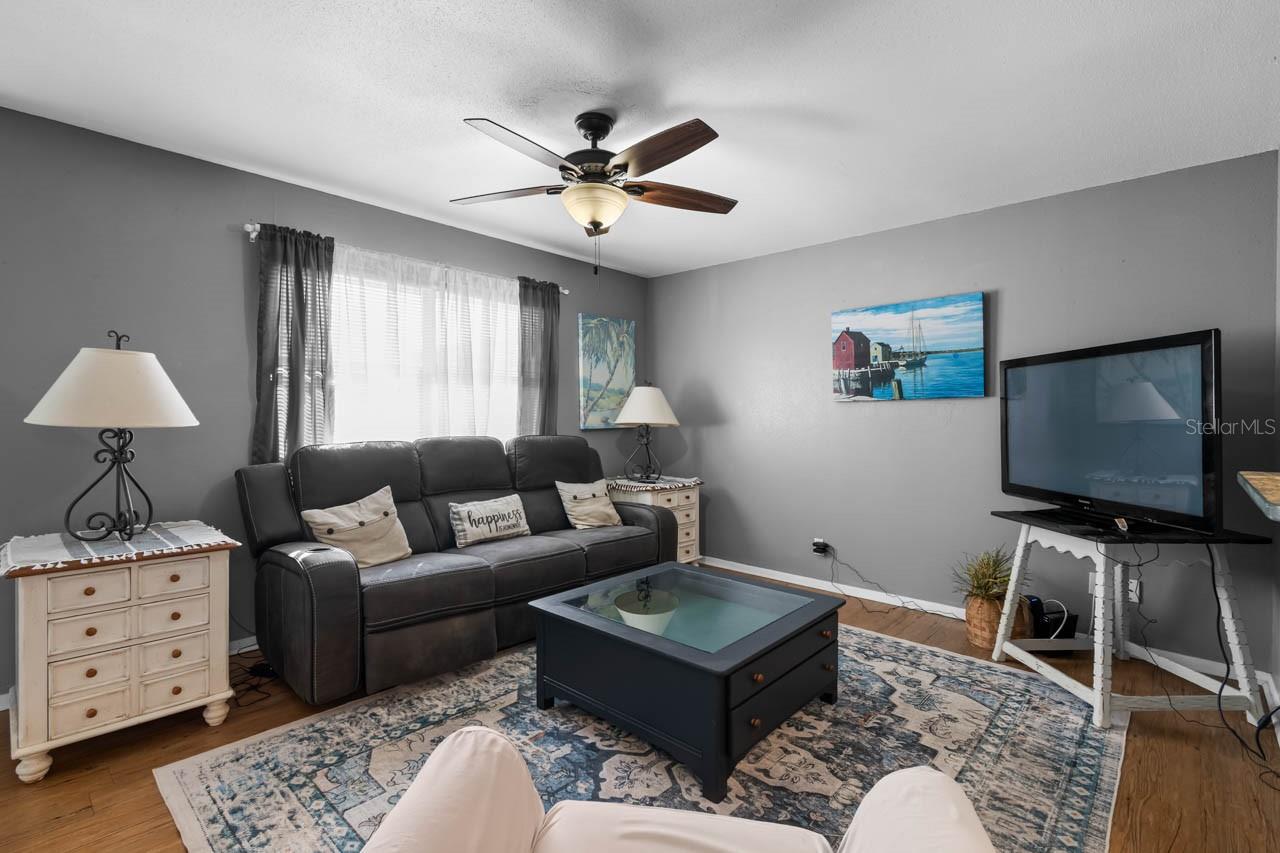 Image 3 of 20 For 1802 Bedford Terrace 182