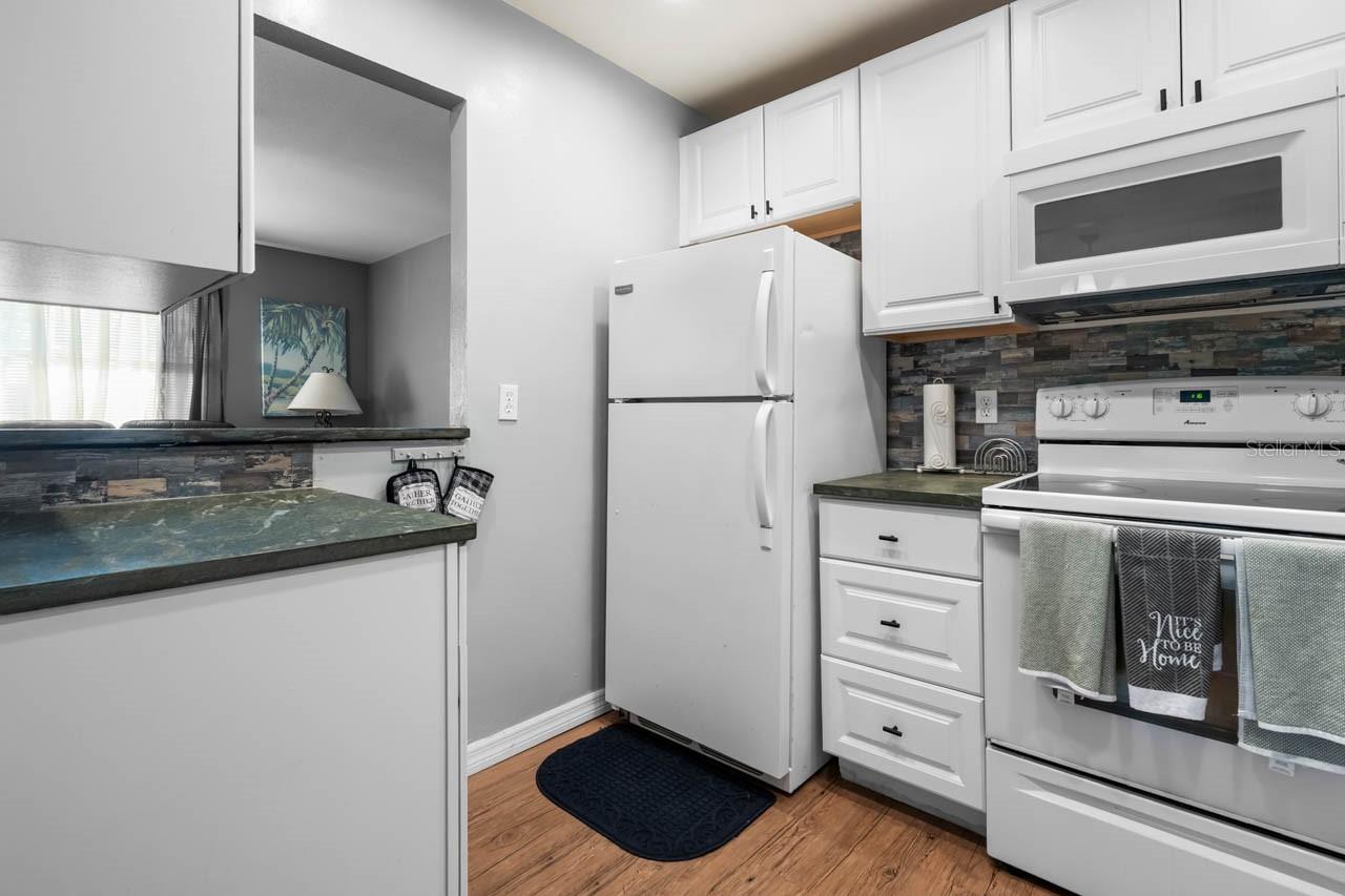 Image 9 of 20 For 1802 Bedford Terrace 182