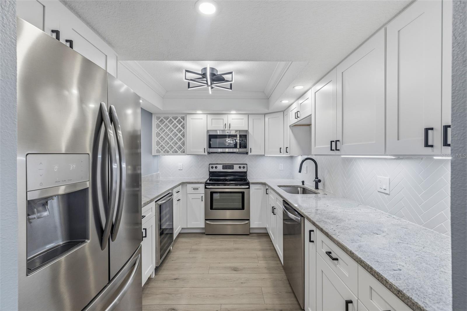 Image 21 of 45 For 7520 Sunshine Skyway Lane S T22