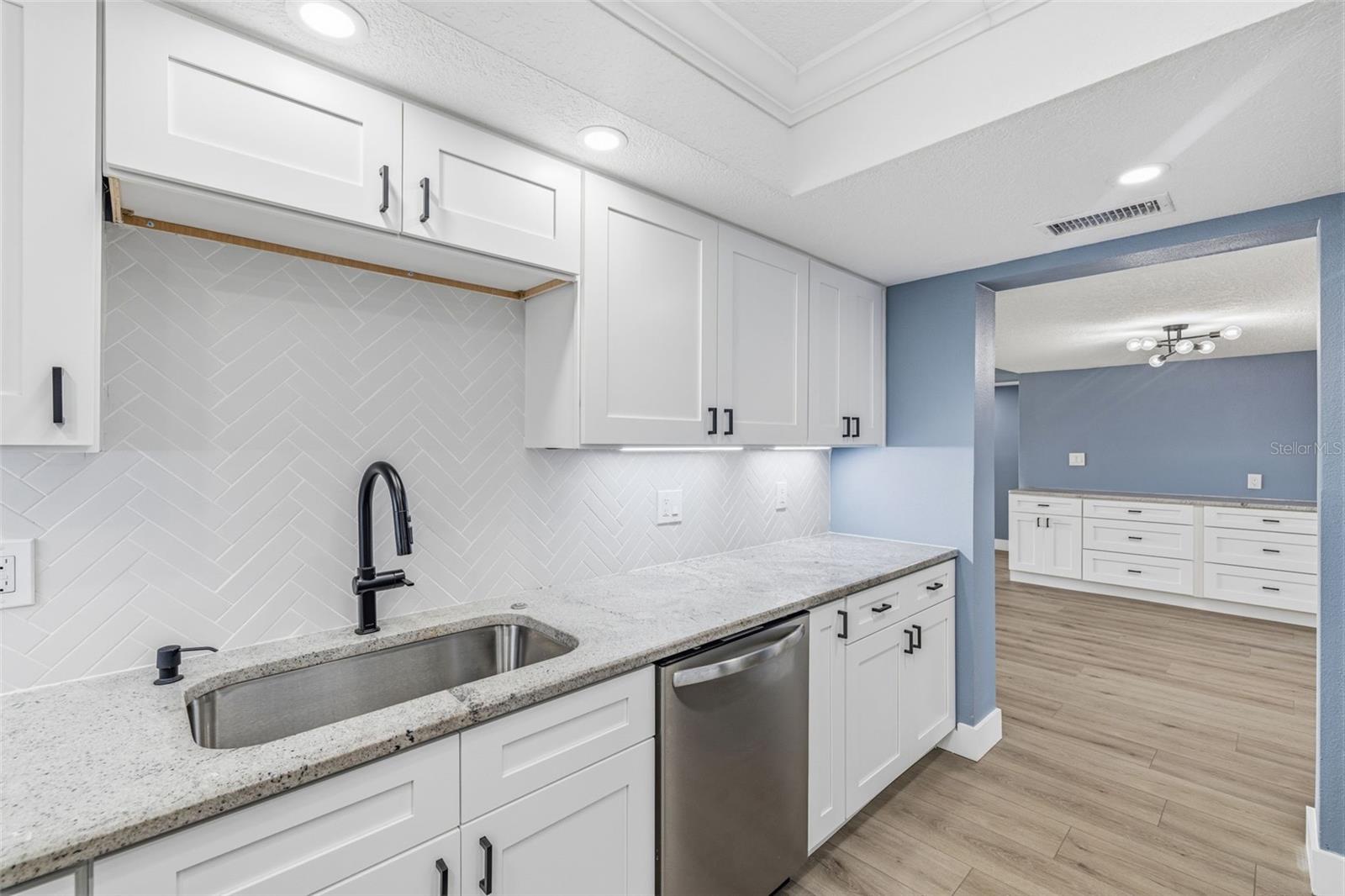 Image 23 of 45 For 7520 Sunshine Skyway Lane S T22