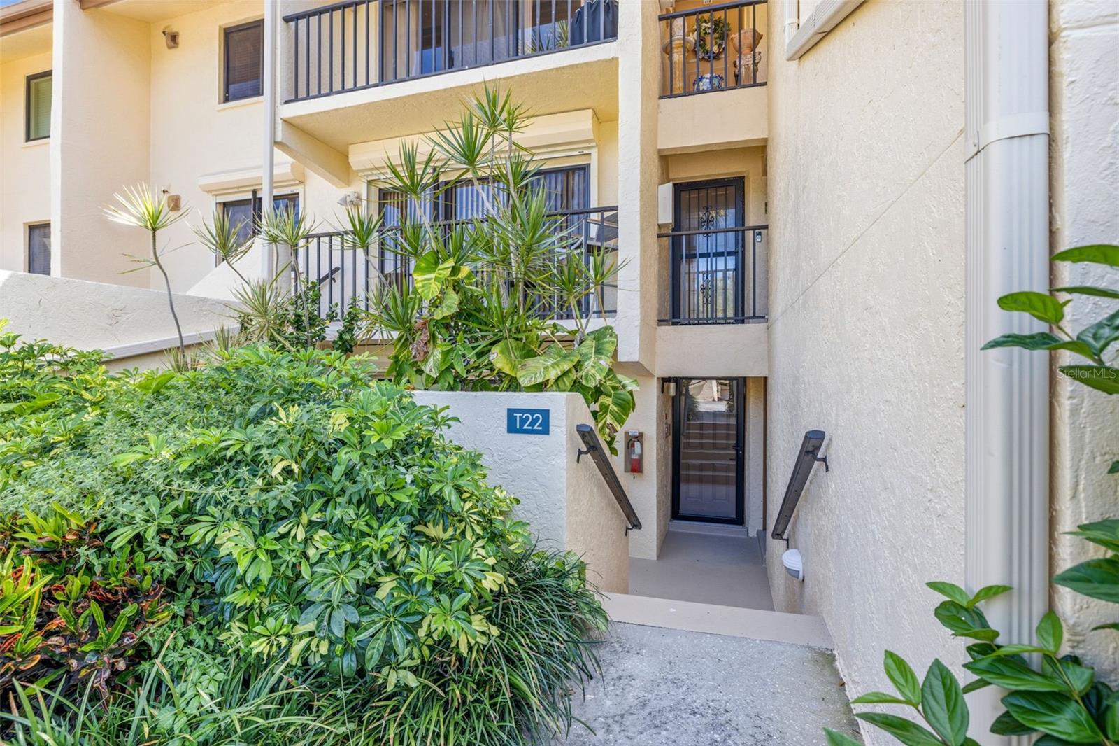 Image 4 of 45 For 7520 Sunshine Skyway Lane S T22