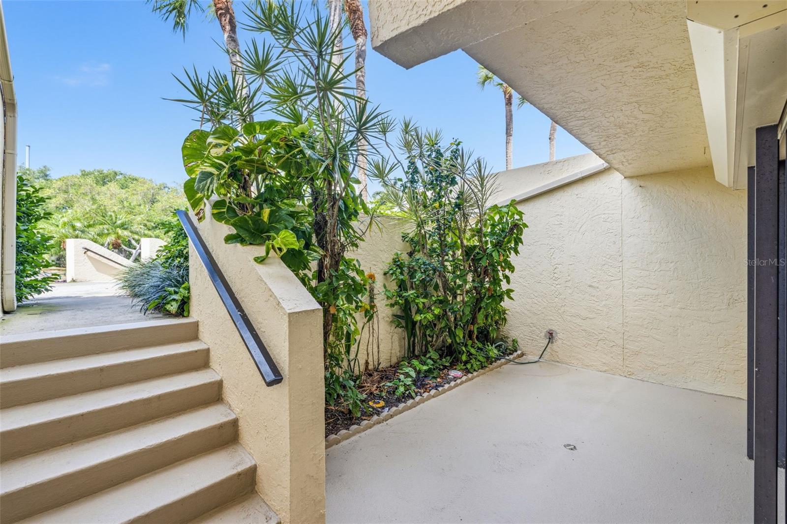 Image 5 of 45 For 7520 Sunshine Skyway Lane S T22