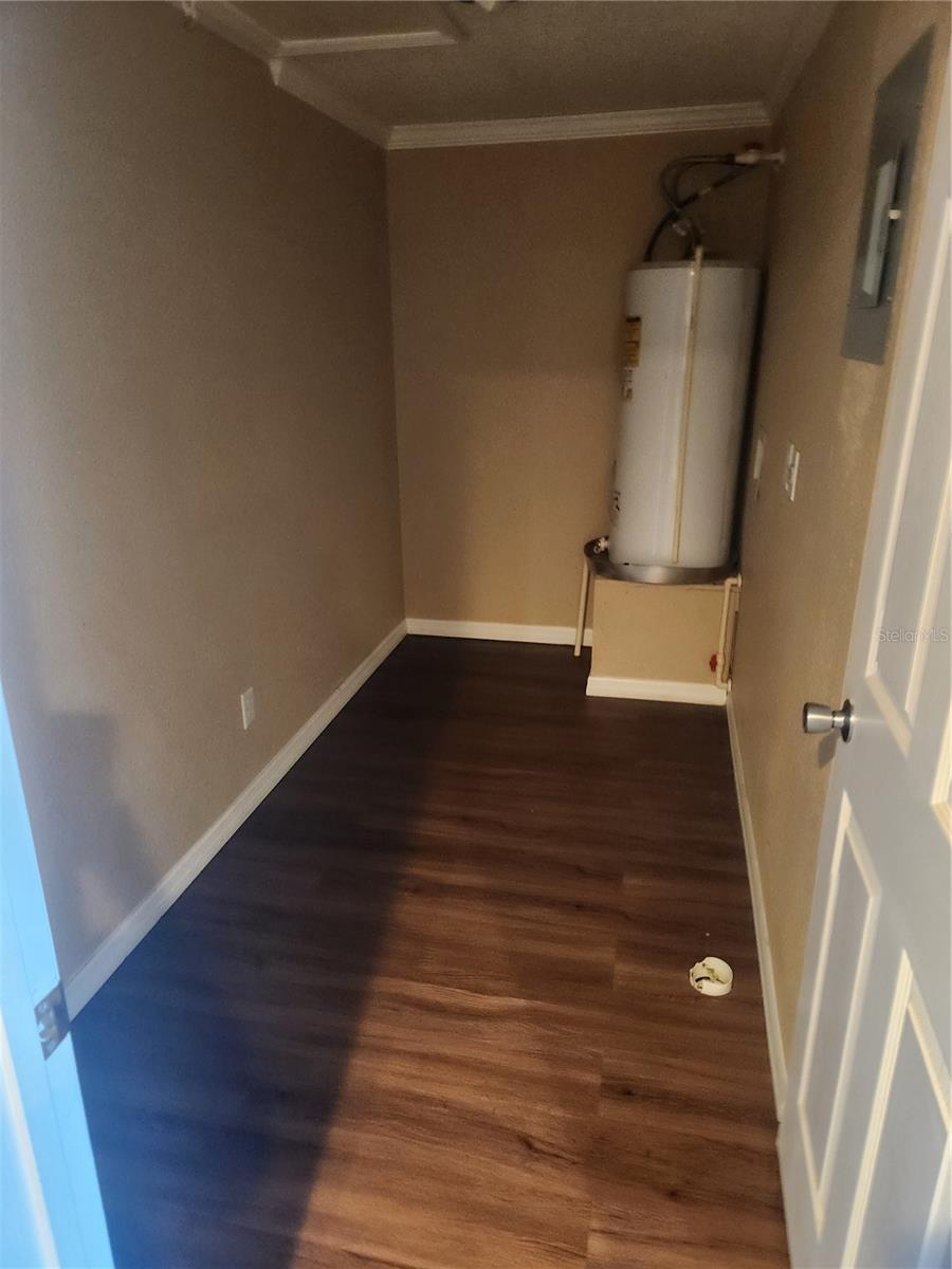 Image 7 of 7 For 5901 Bryce Lane 5907