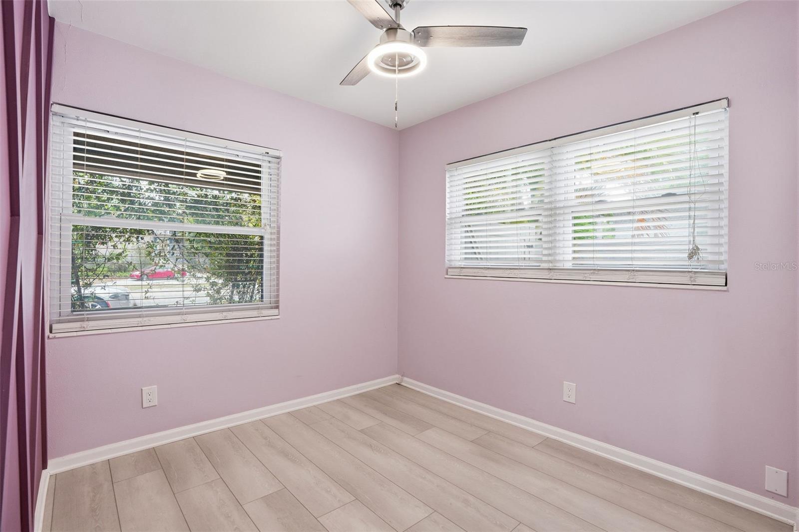 Image 13 of 40 For 2121 Park Street N