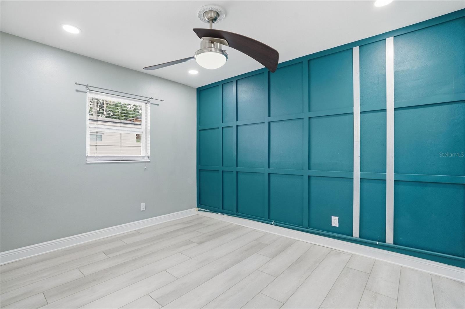 Image 14 of 40 For 2121 Park Street N