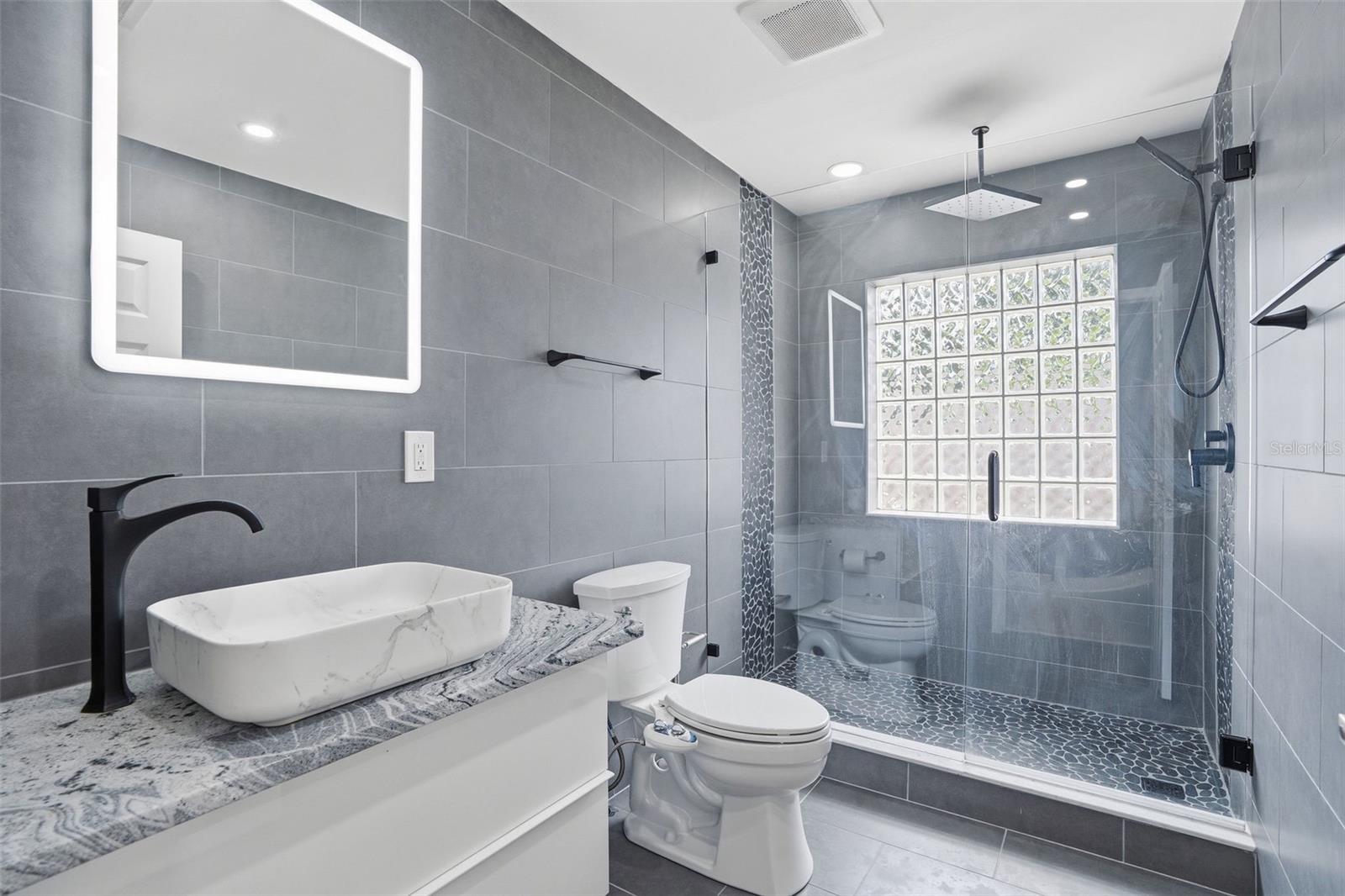 Image 25 of 40 For 2121 Park Street N