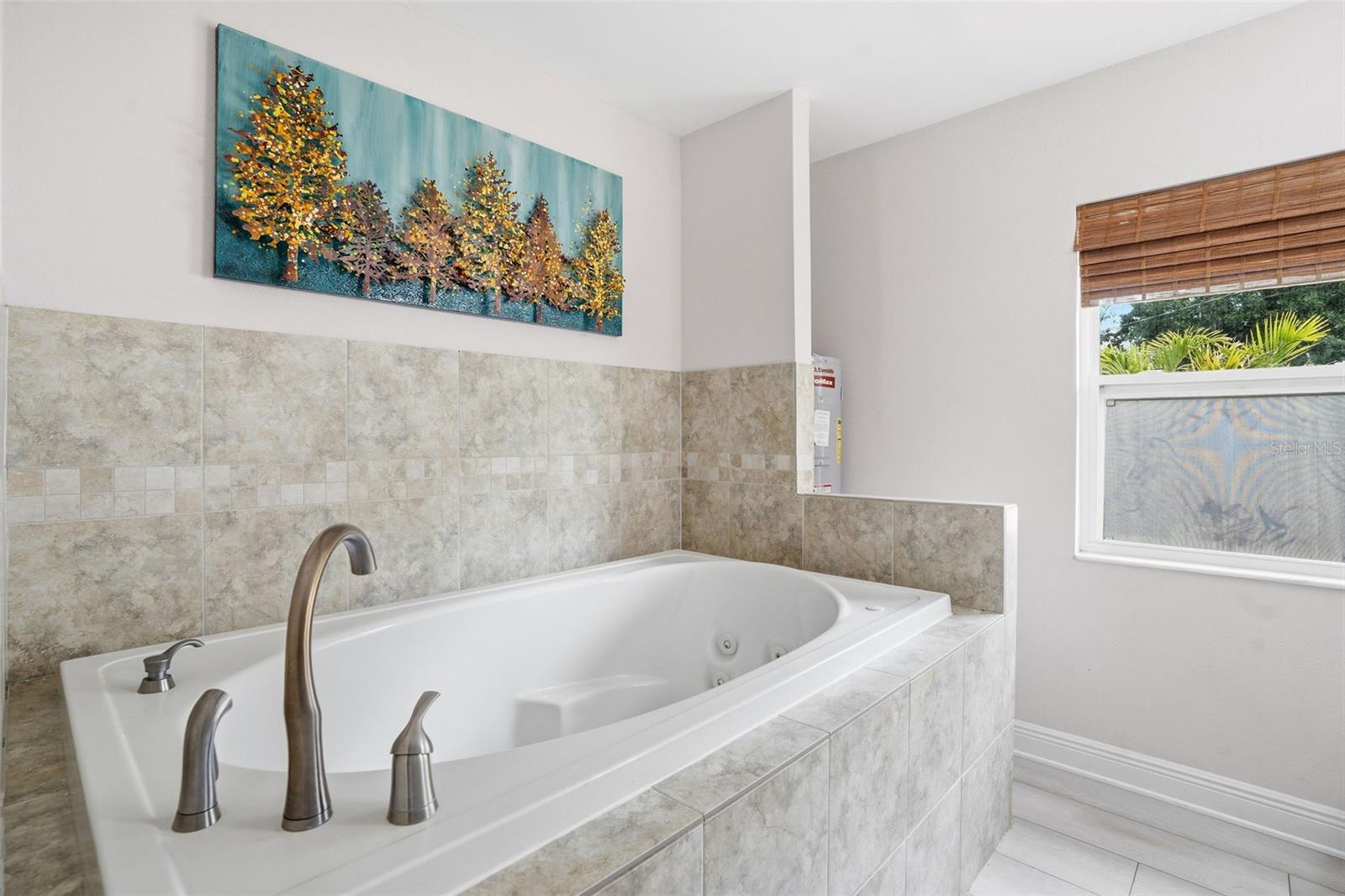 Image 28 of 40 For 2121 Park Street N