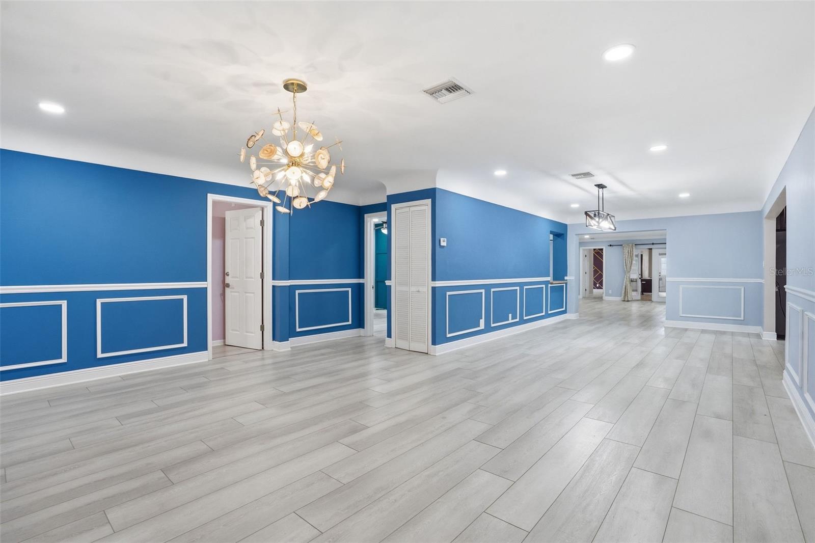 Image 3 of 40 For 2121 Park Street N