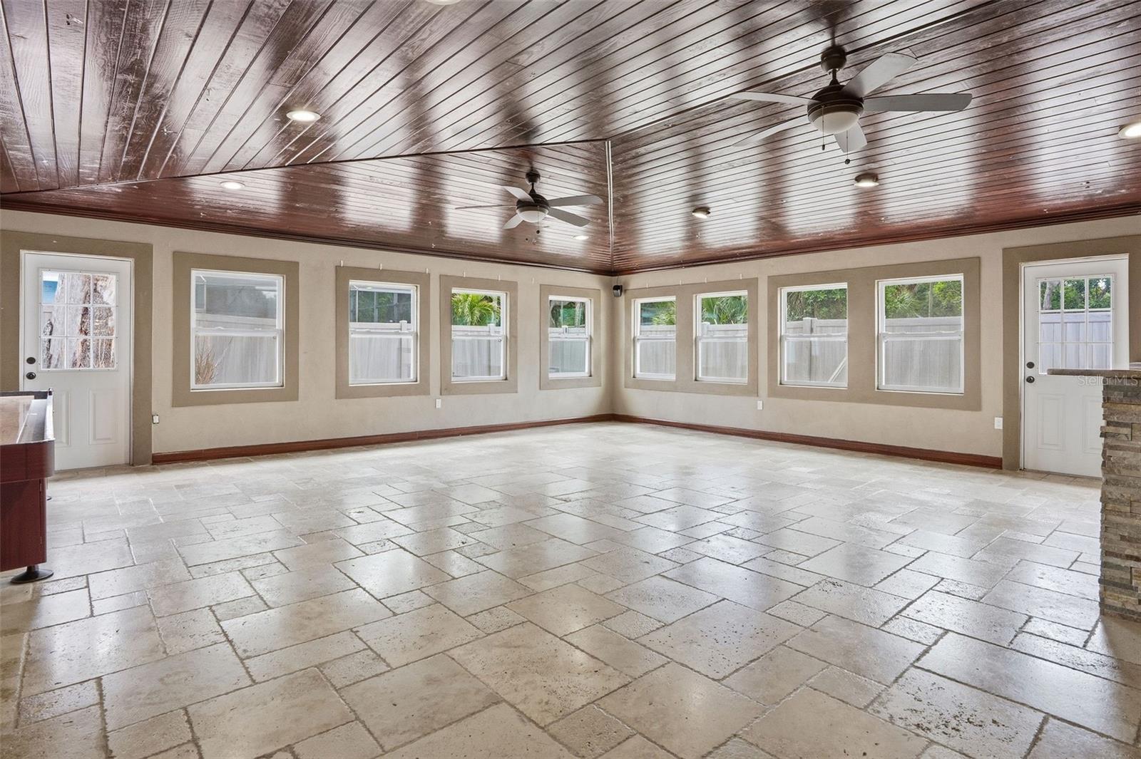 Image 30 of 40 For 2121 Park Street N