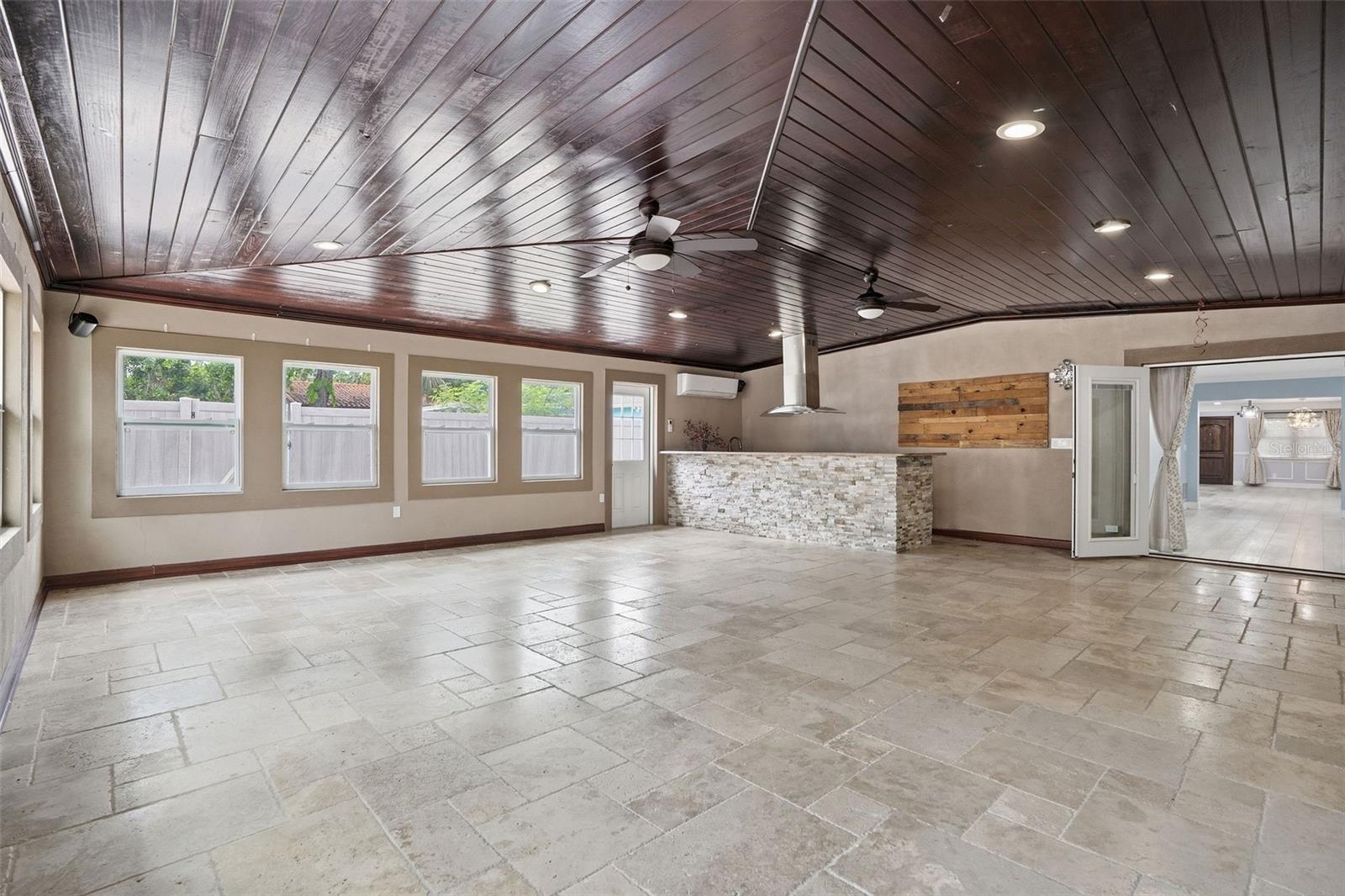 Image 31 of 40 For 2121 Park Street N