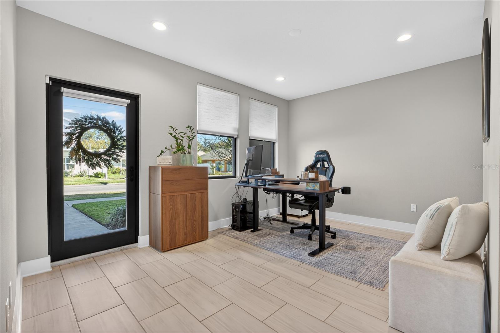 Image 12 of 65 For 2526 13th Avenue N