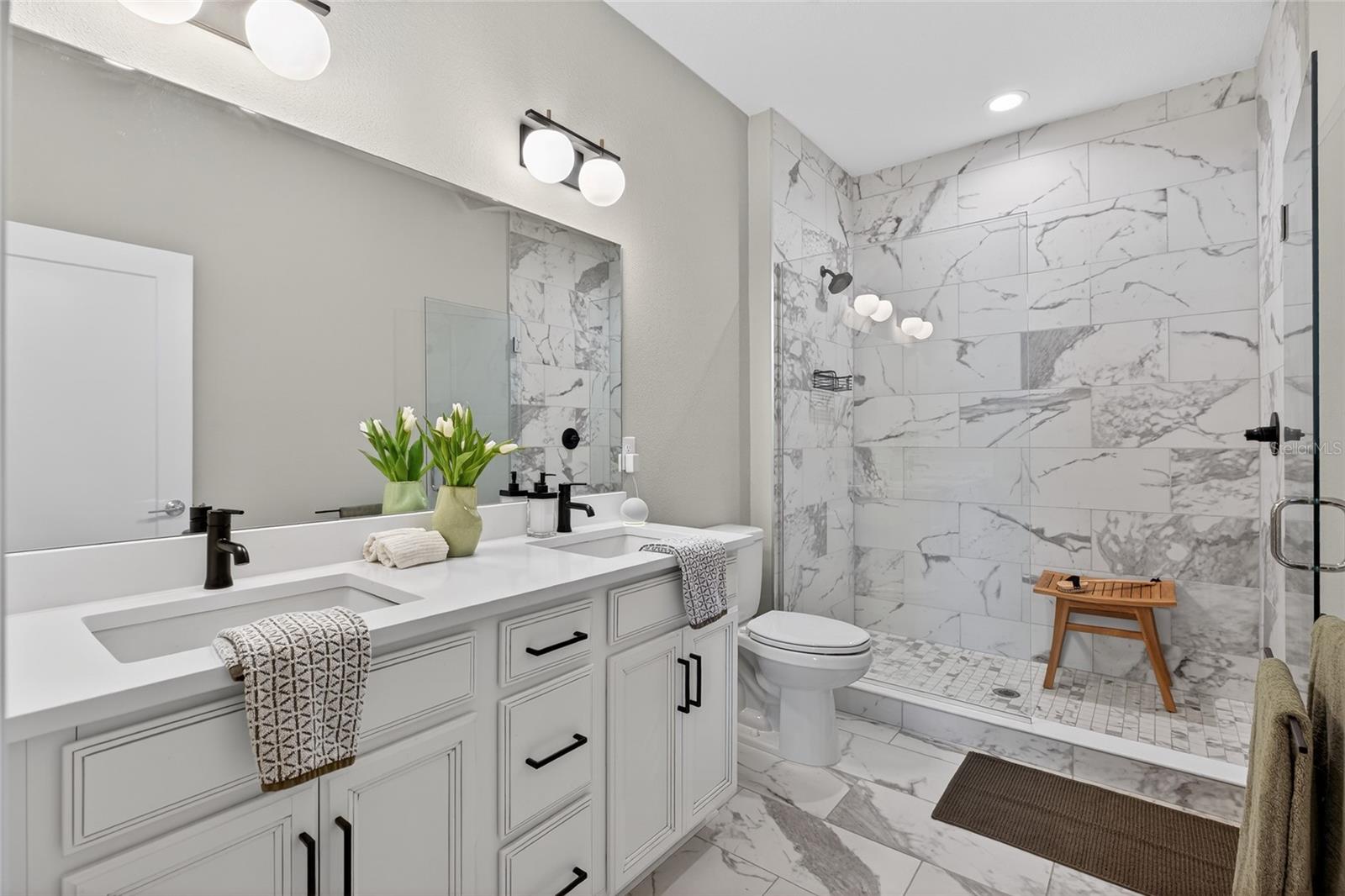 Image 6 of 65 For 2526 13th Avenue N