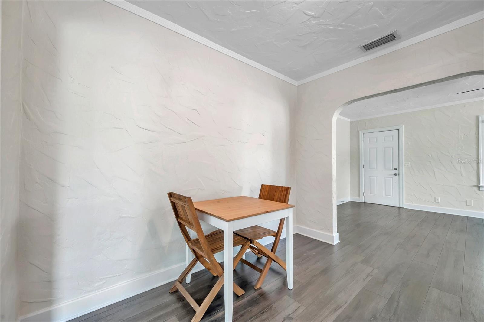 Image 9 of 26 For 4000 10th Avenue N