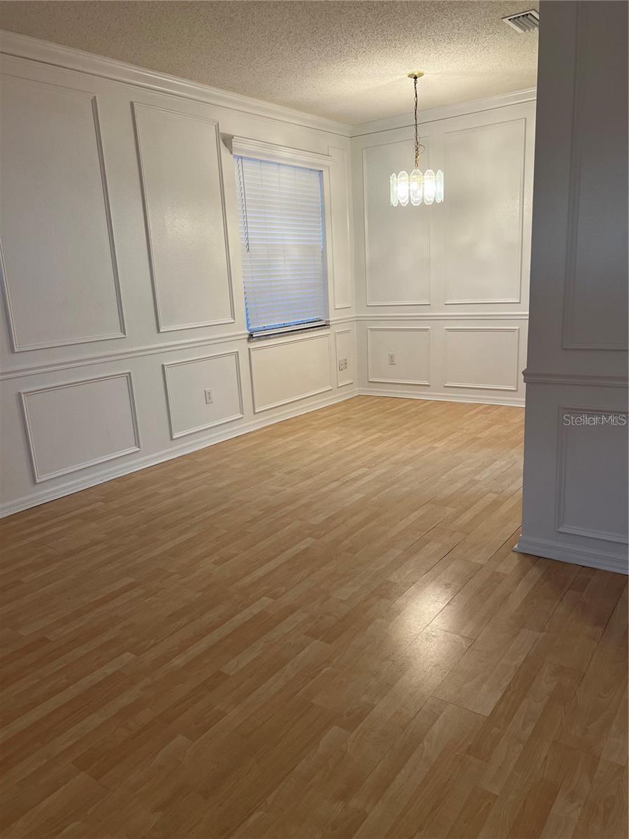 Image 9 of 18 For 27452 Sky Lake Circle