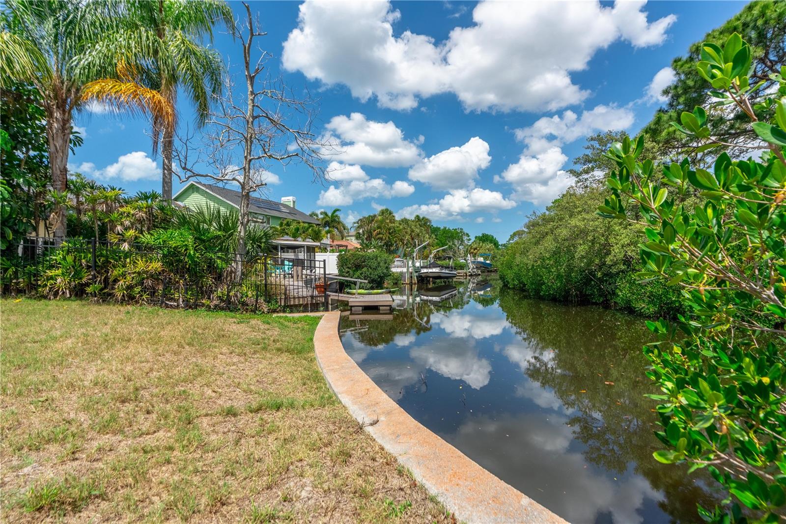 Image 10 of 15 For 1121 Florida Avenue