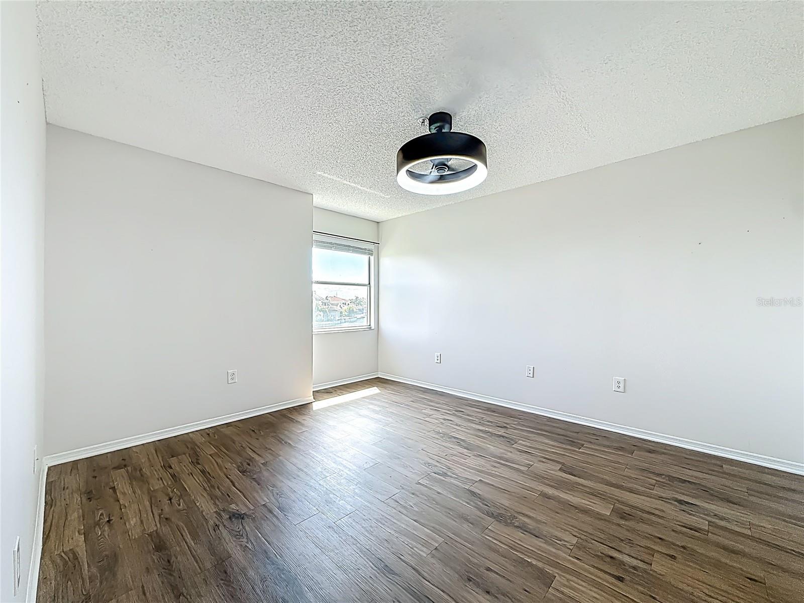 Listing photo id 26 for 2400 Feather Sound Drive 933