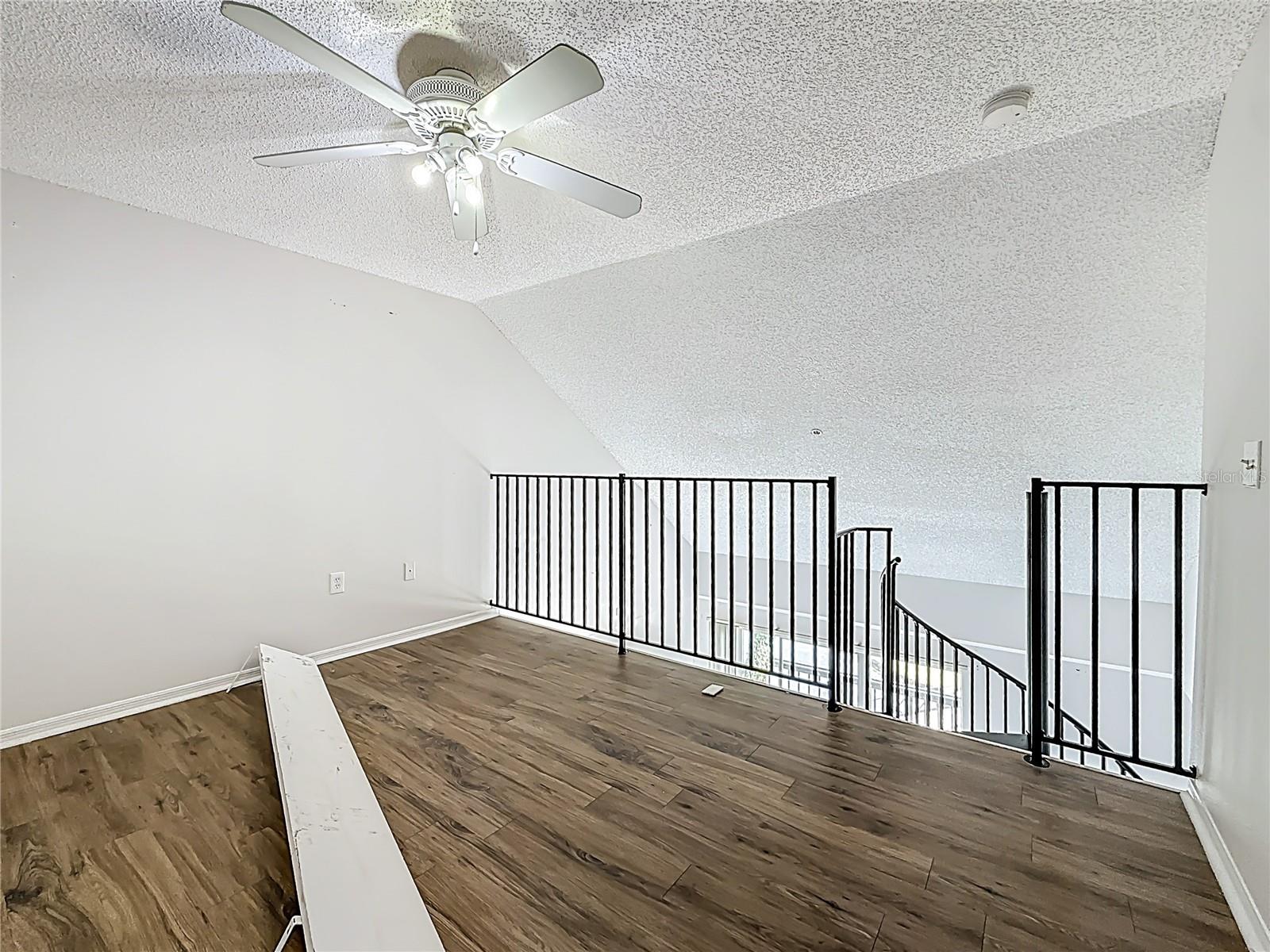 Listing photo id 33 for 2400 Feather Sound Drive 933