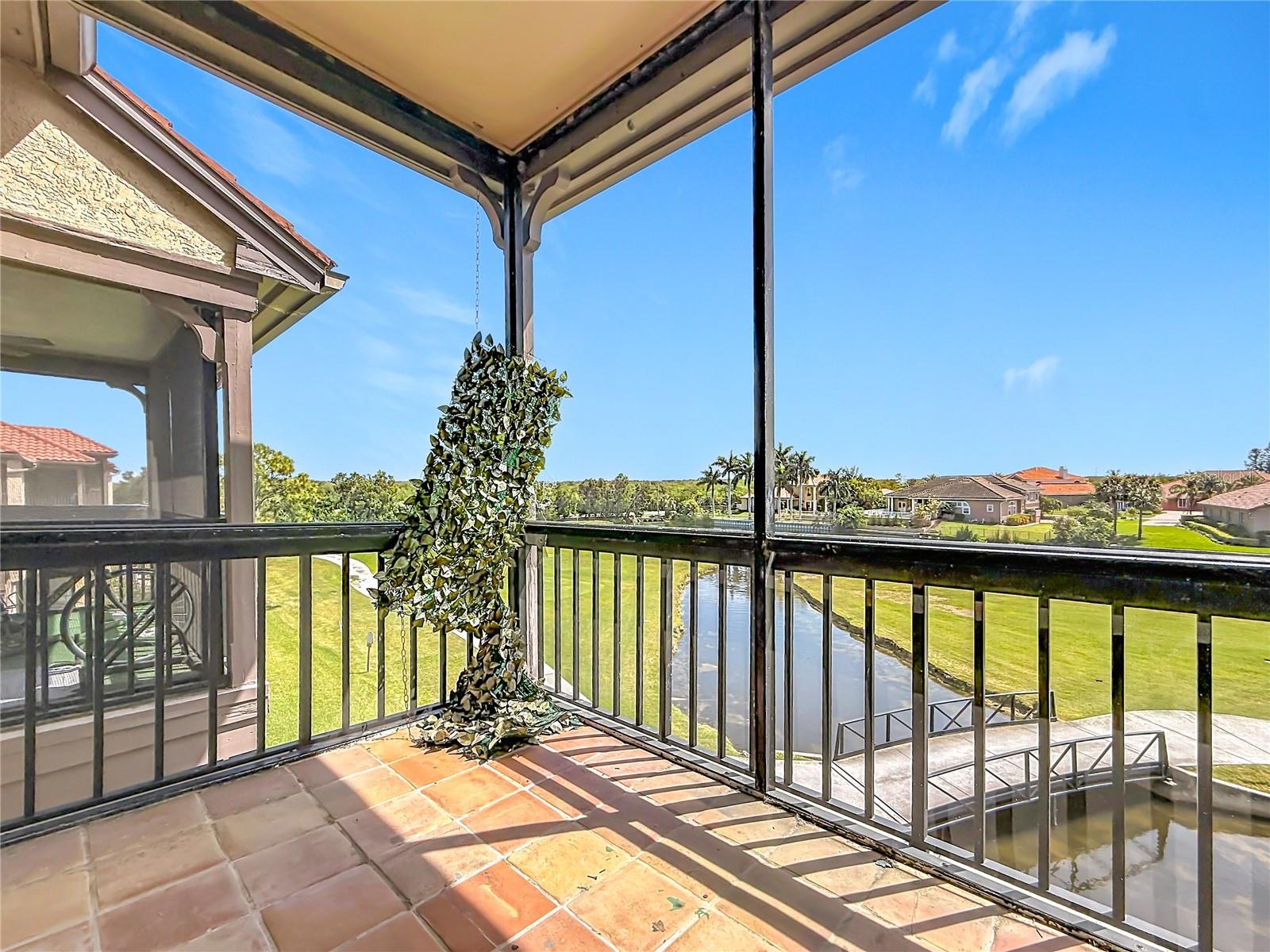 Listing photo id 46 for 2400 Feather Sound Drive 933