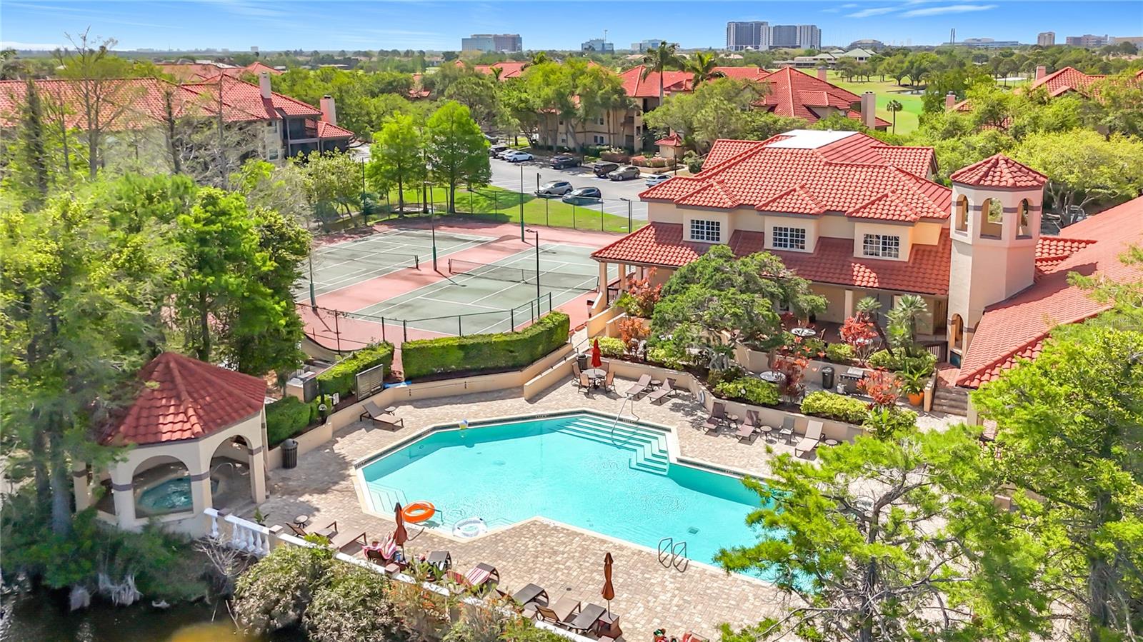 Listing photo id 50 for 2400 Feather Sound Drive 933