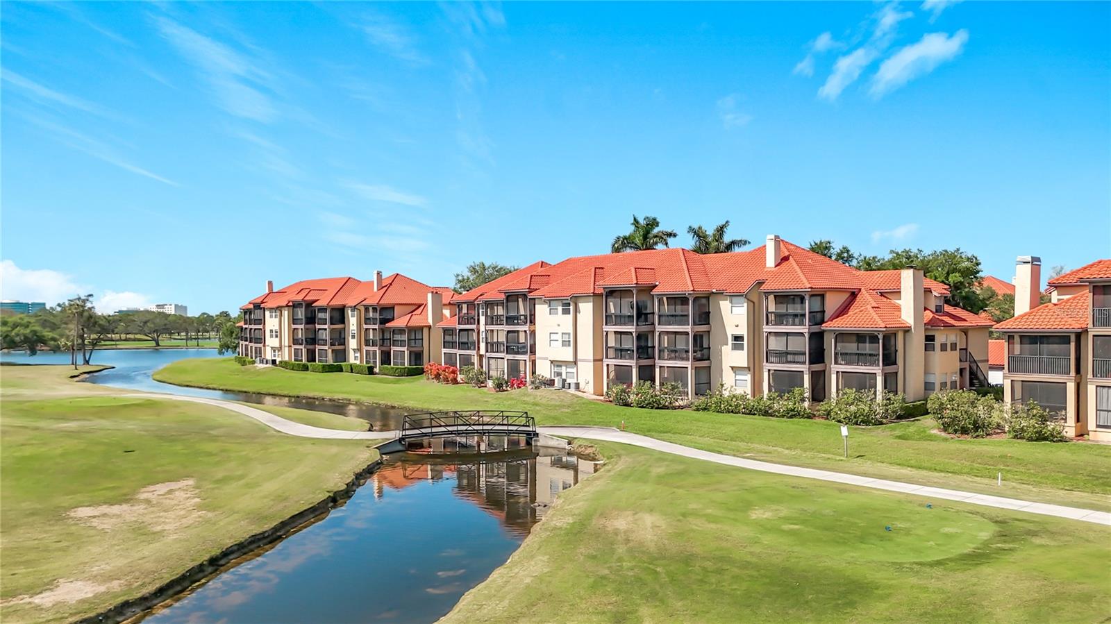 Listing photo id 51 for 2400 Feather Sound Drive 933