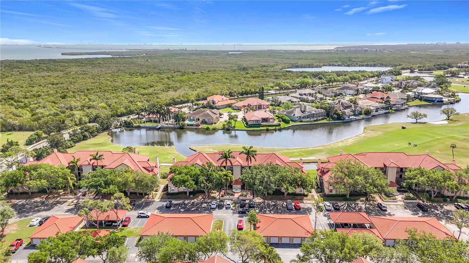 Listing photo id 55 for 2400 Feather Sound Drive 933