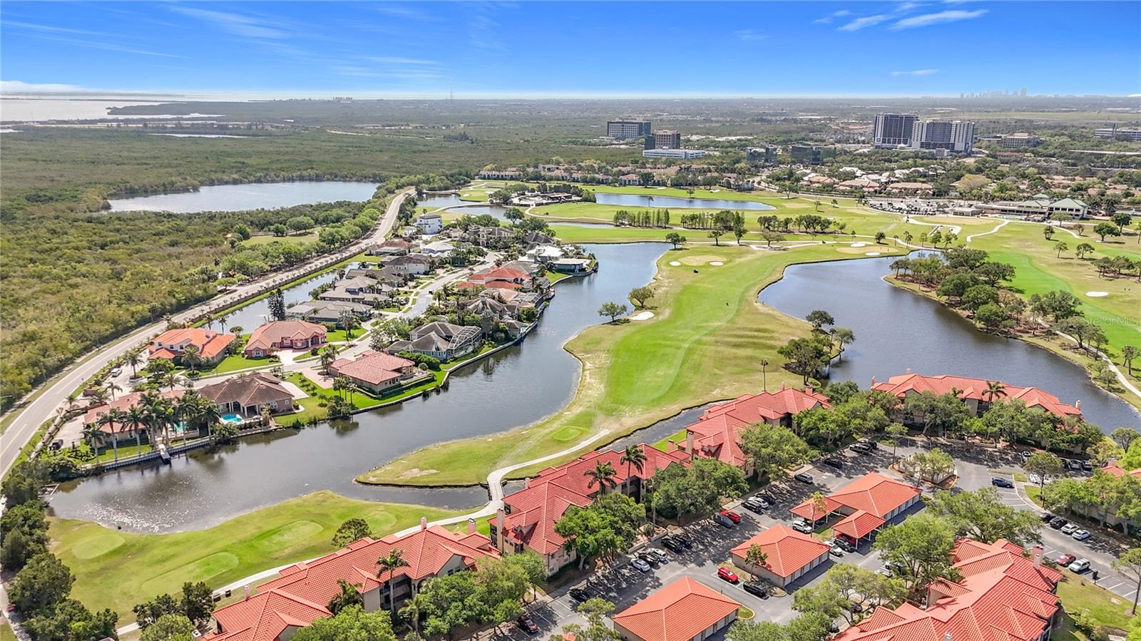 Listing photo id 58 for 2400 Feather Sound Drive 933