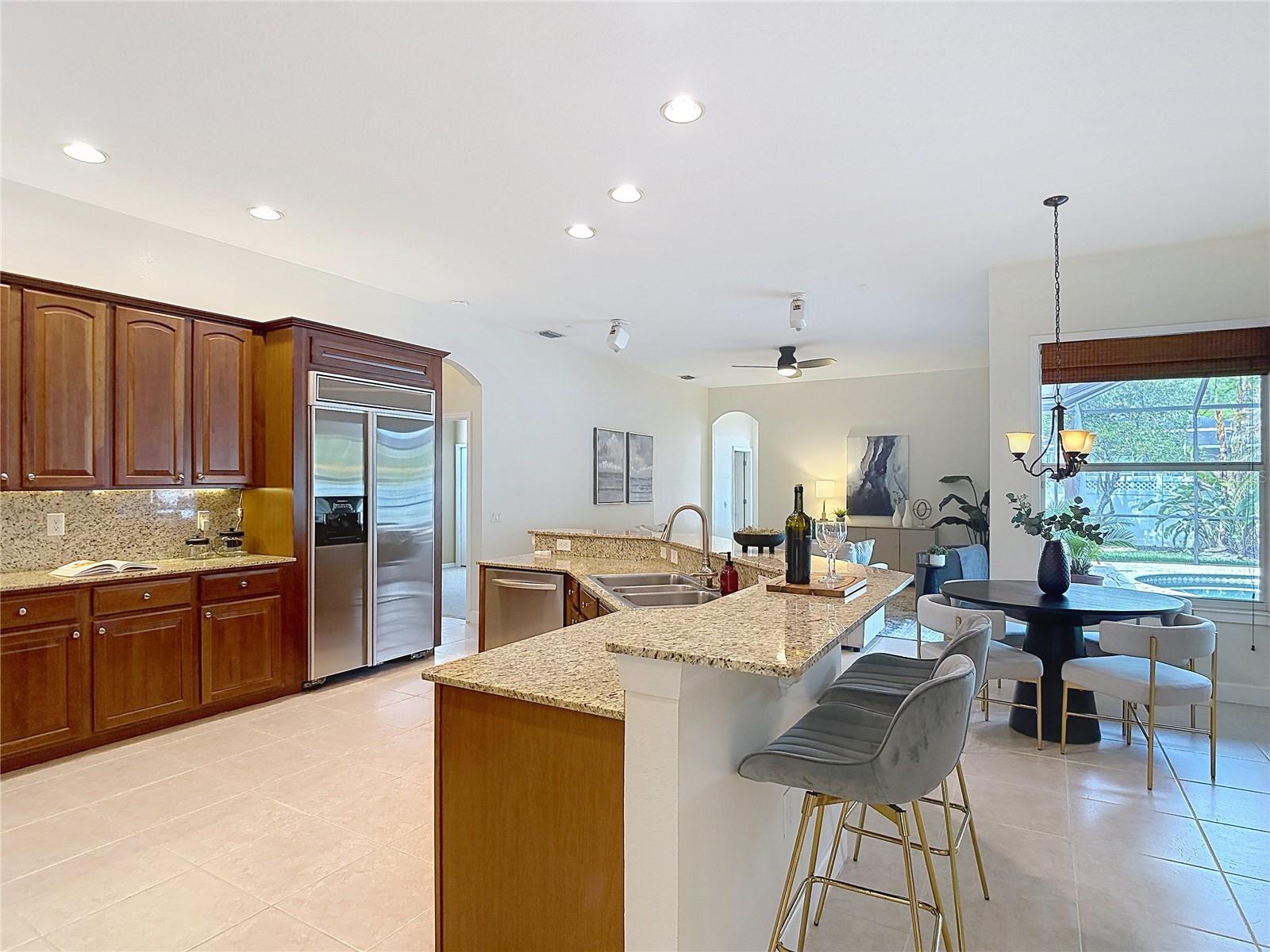 Listing photo id 12 for 5106 Ashcrest Court