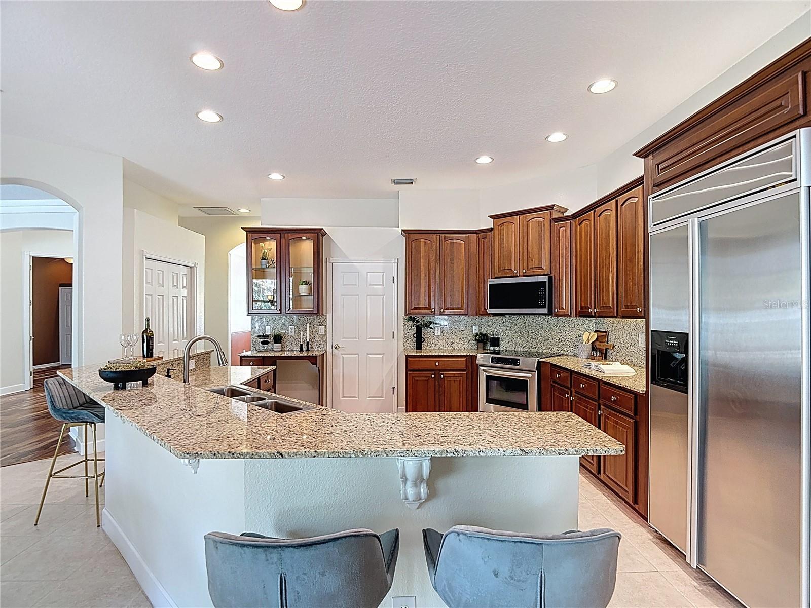 Listing photo id 18 for 5106 Ashcrest Court