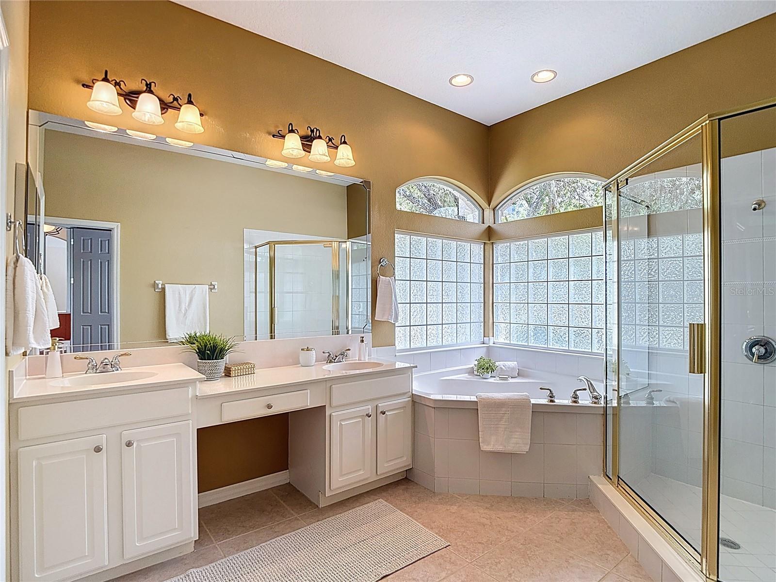 Listing photo id 29 for 5106 Ashcrest Court