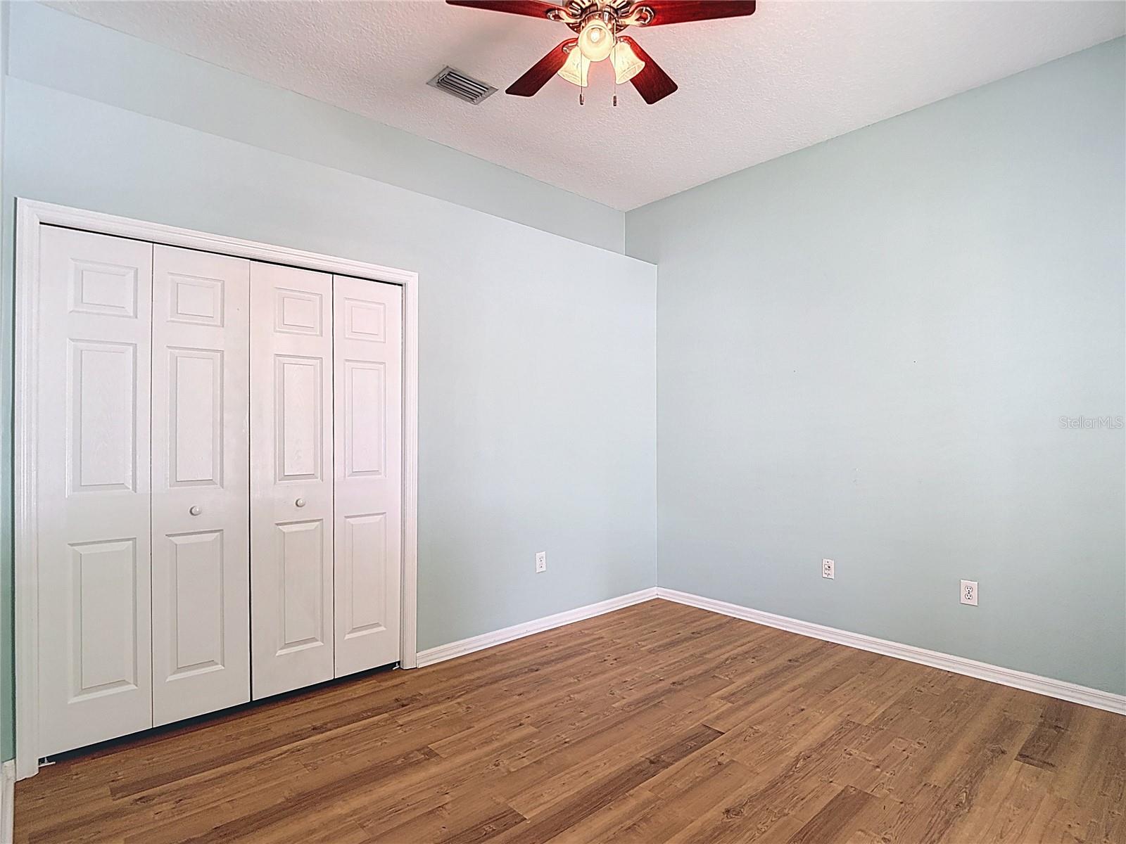 Listing photo id 34 for 5106 Ashcrest Court