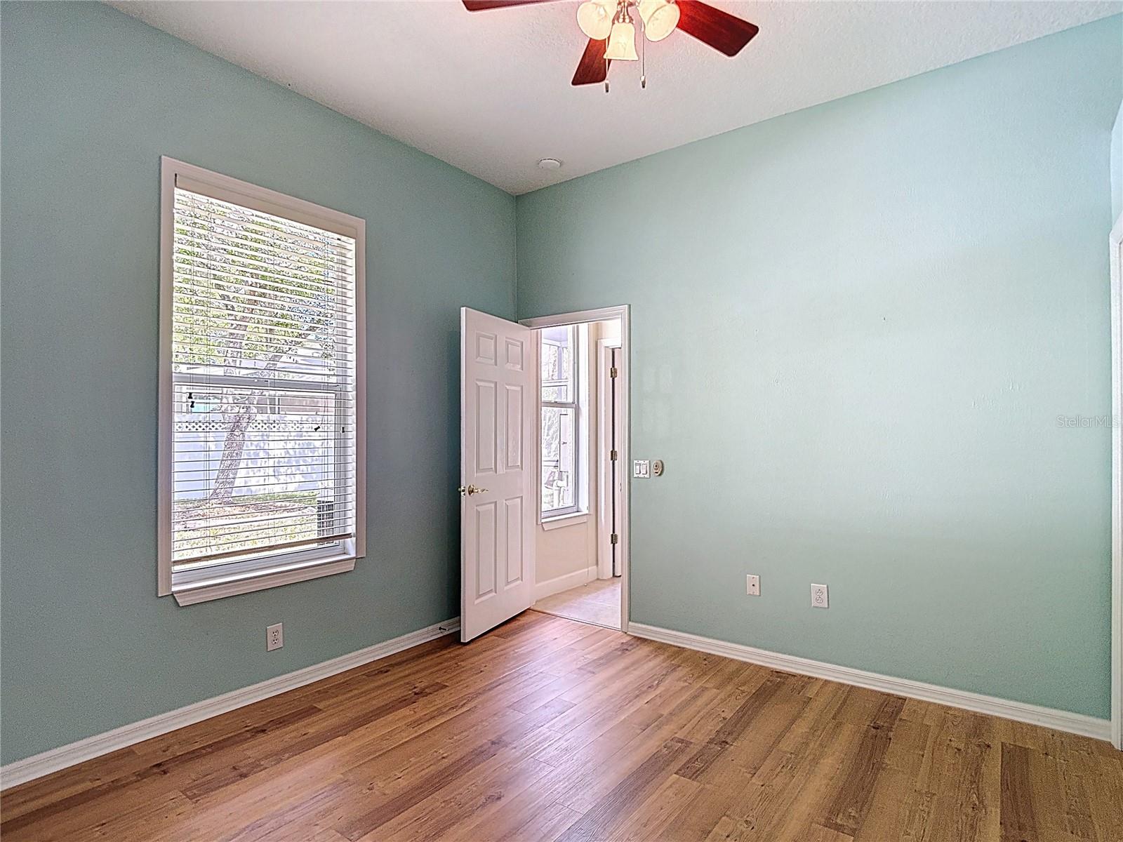 Listing photo id 35 for 5106 Ashcrest Court