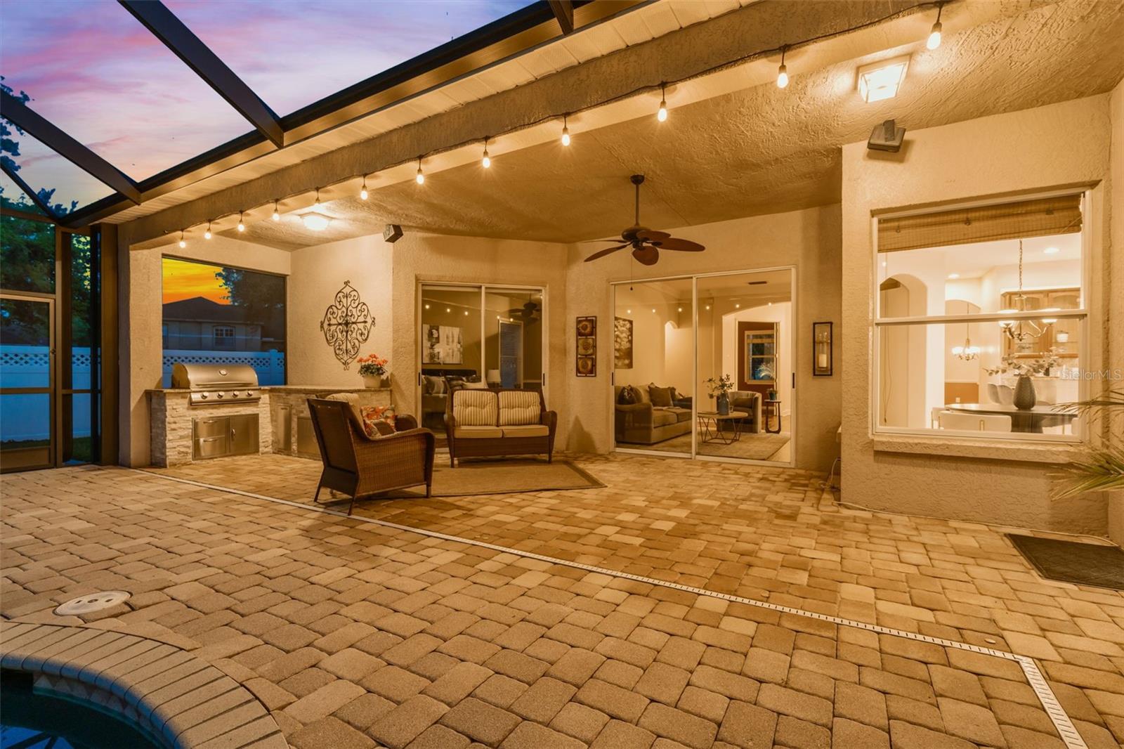 Listing photo id 2 for 5106 Ashcrest Court