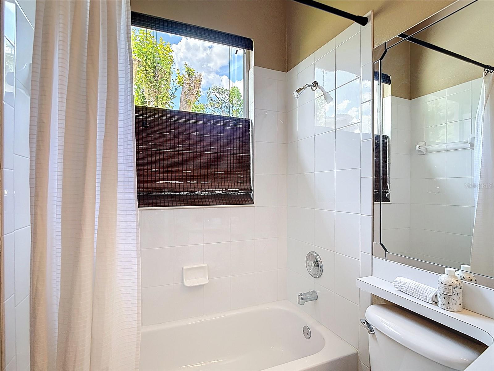 Listing photo id 41 for 5106 Ashcrest Court