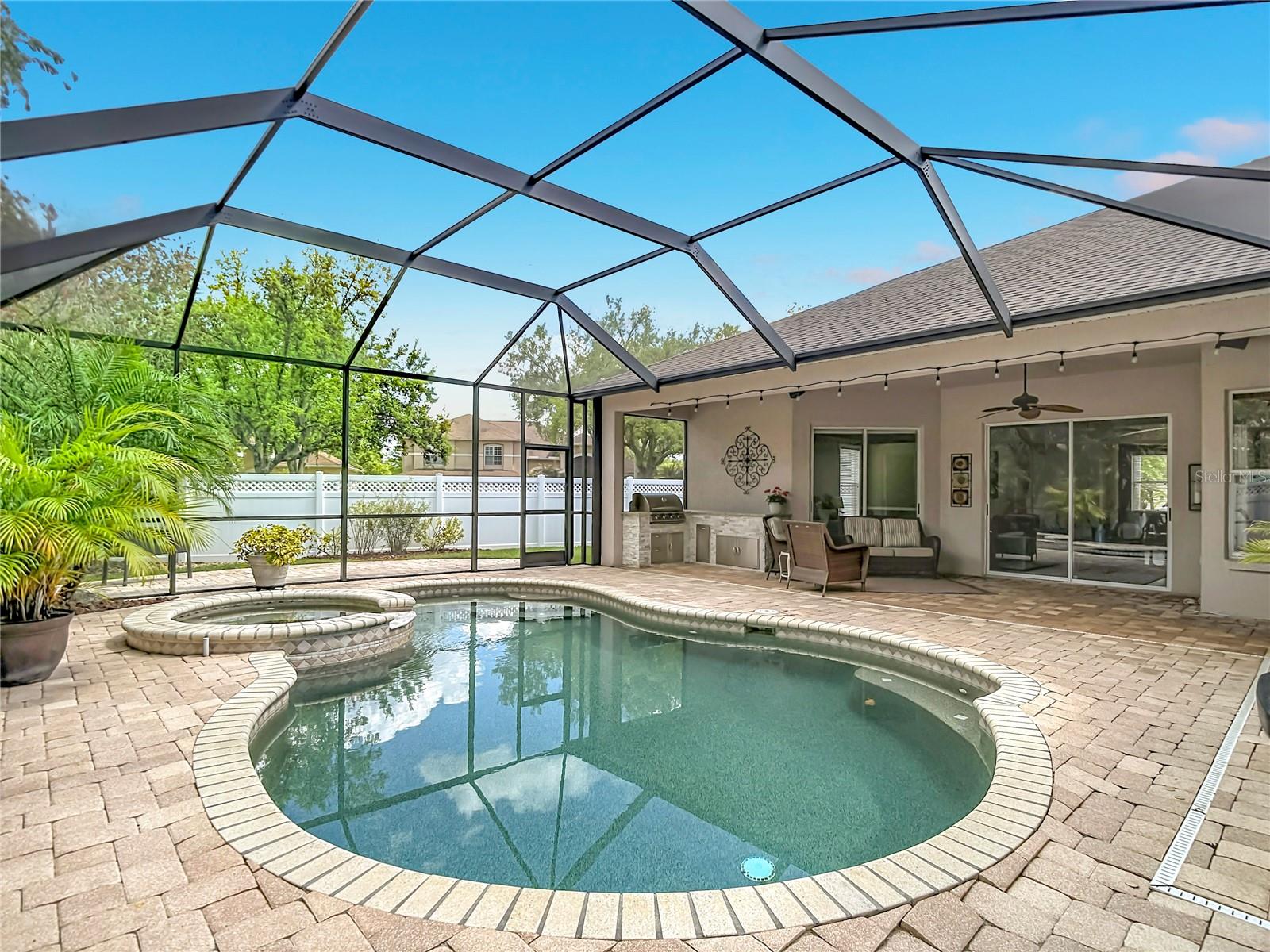 Listing photo id 52 for 5106 Ashcrest Court