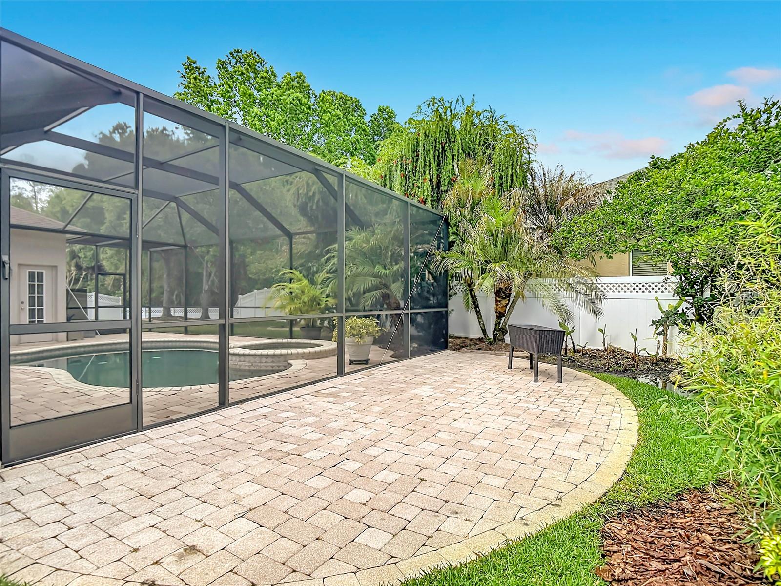 Listing photo id 54 for 5106 Ashcrest Court