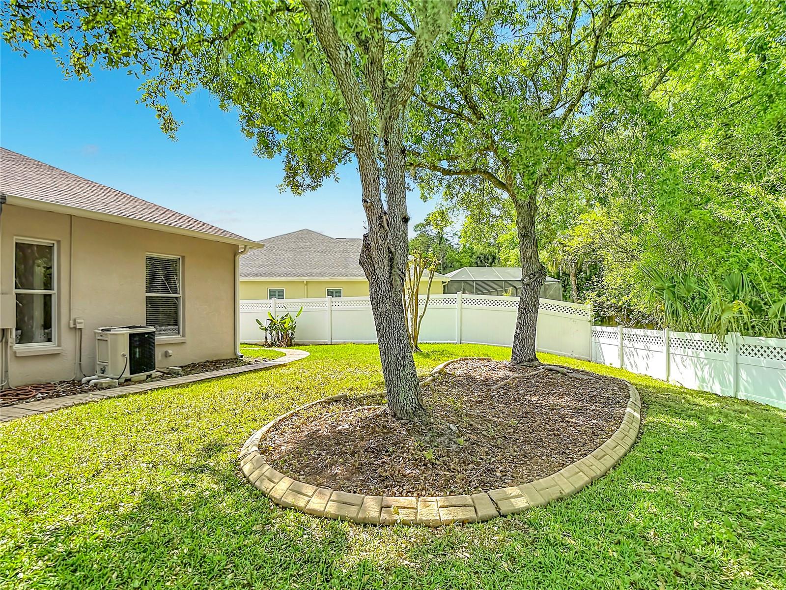 Listing photo id 57 for 5106 Ashcrest Court