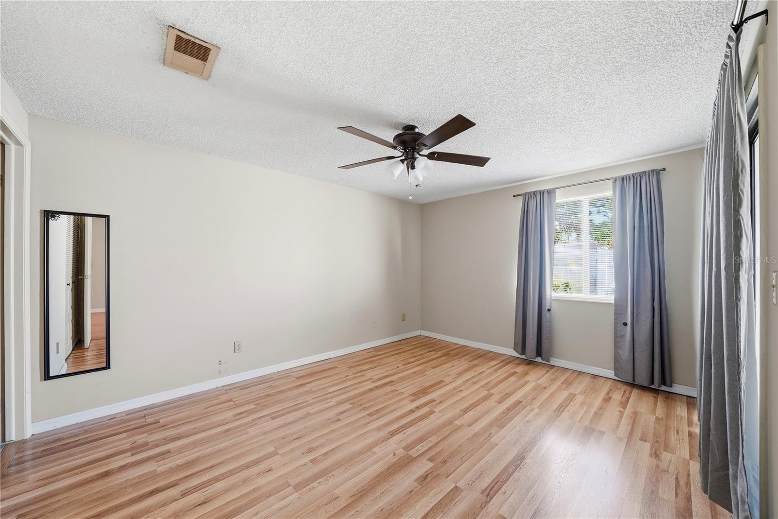 Image 12 of 27 For 412 Cedar Ridge Court