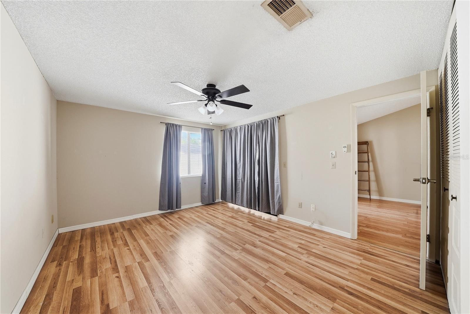 Image 13 of 27 For 412 Cedar Ridge Court