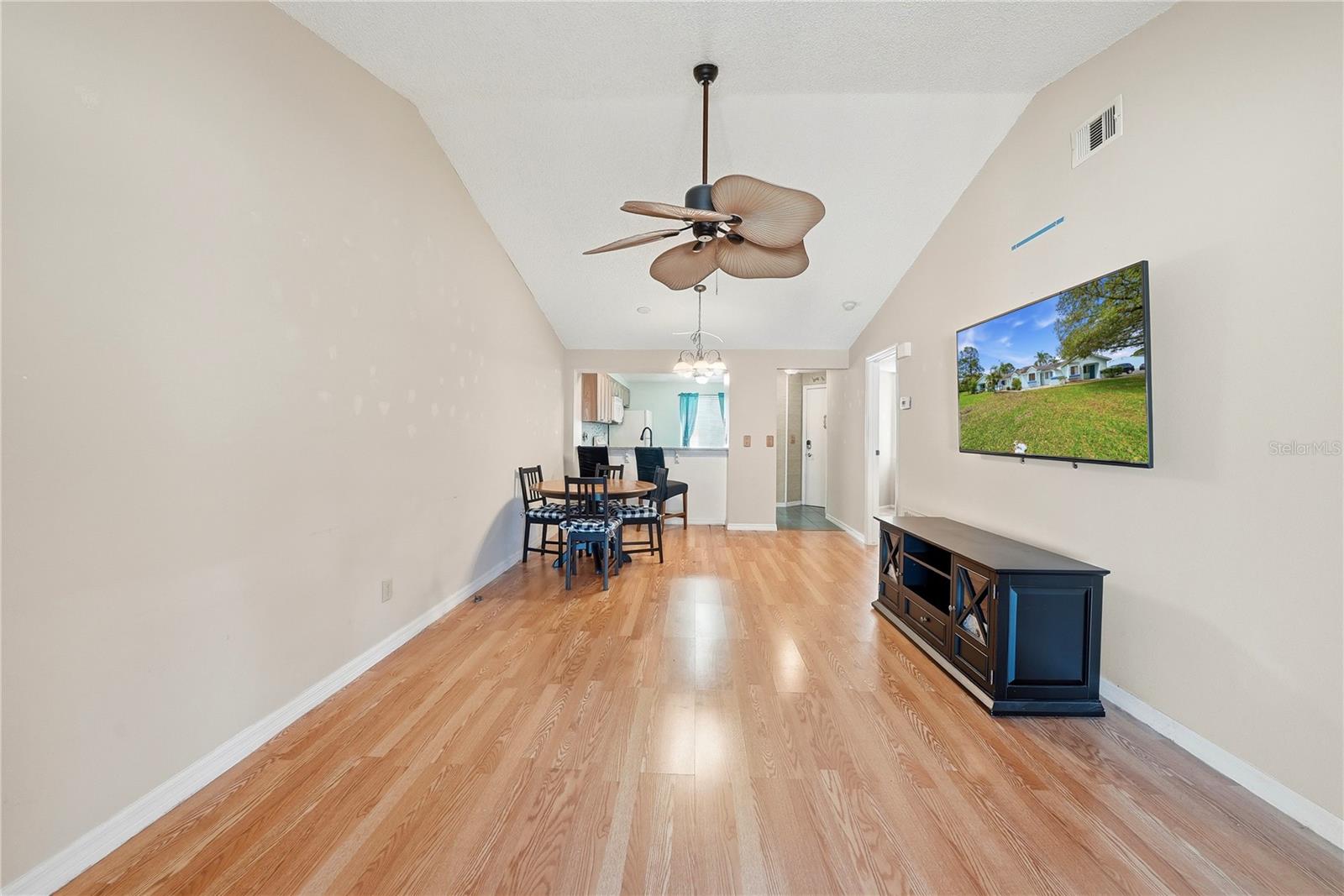 Image 5 of 27 For 412 Cedar Ridge Court