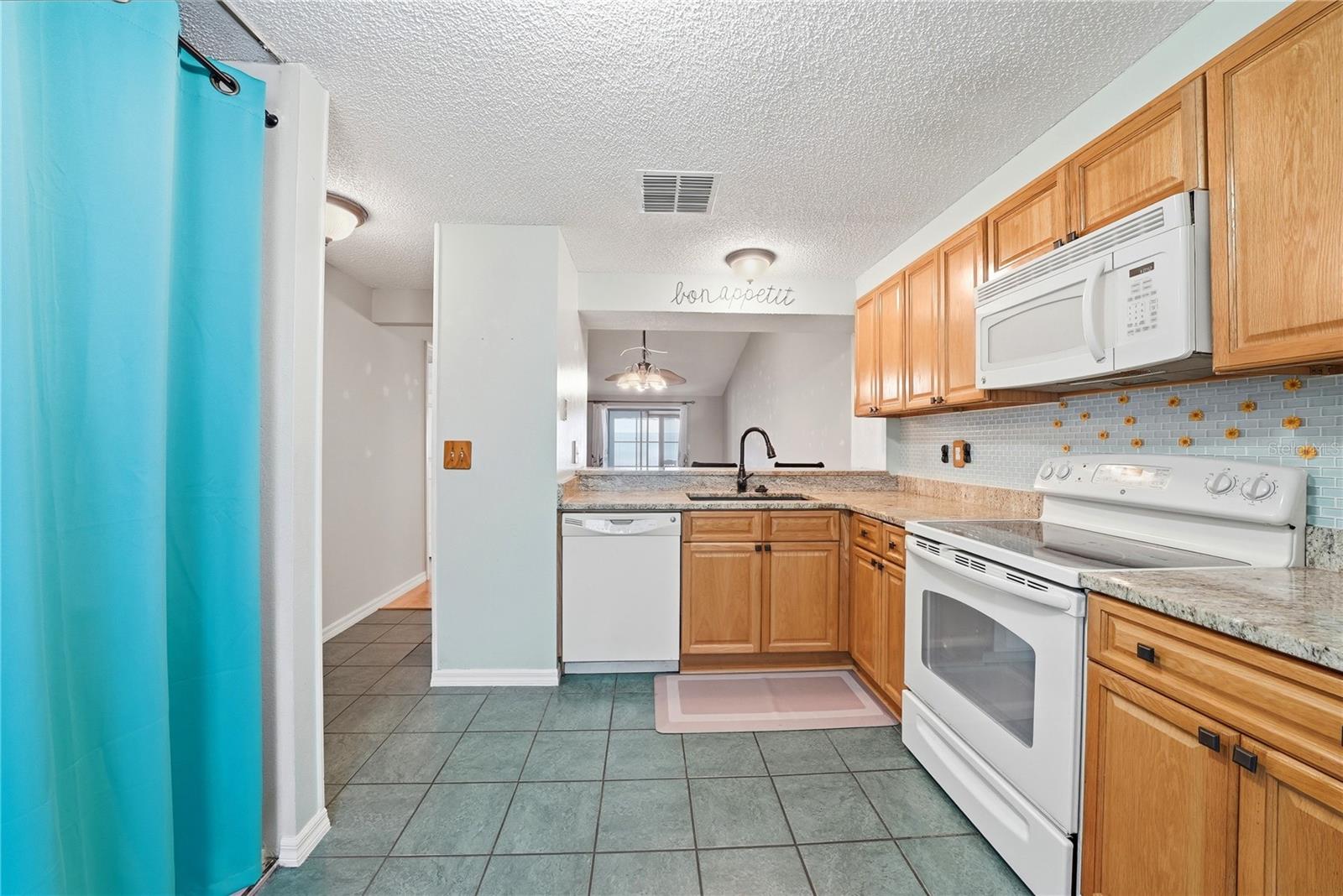 Image 9 of 27 For 412 Cedar Ridge Court