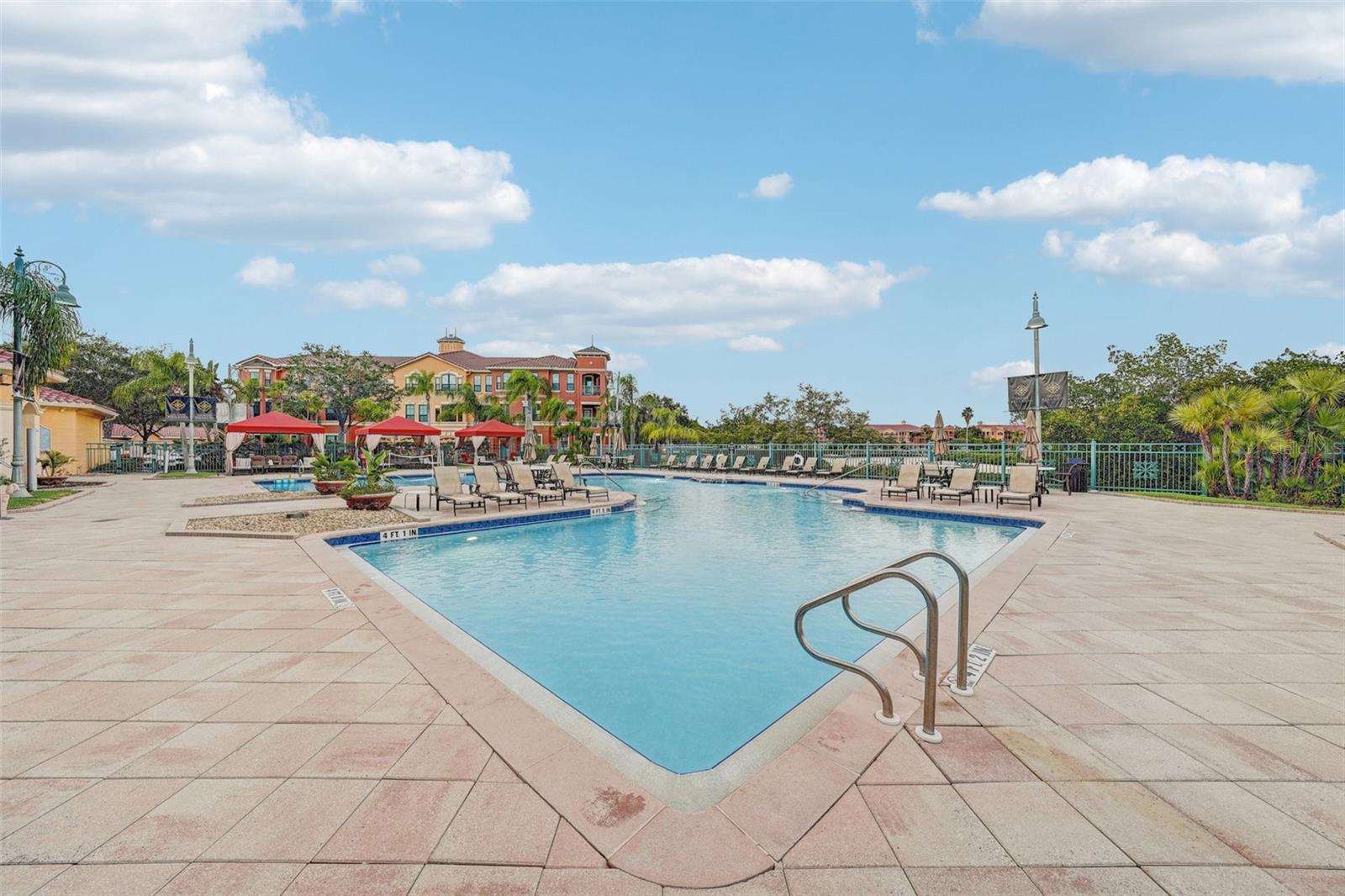 Image 36 of 41 For 2713 Via Murano  233