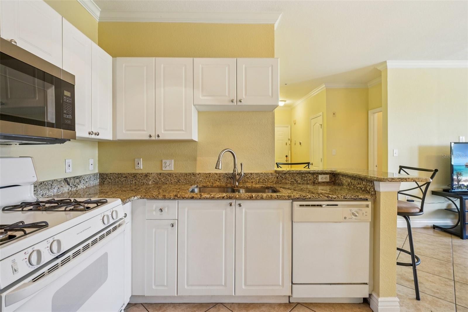 Image 7 of 41 For 2713 Via Murano  233