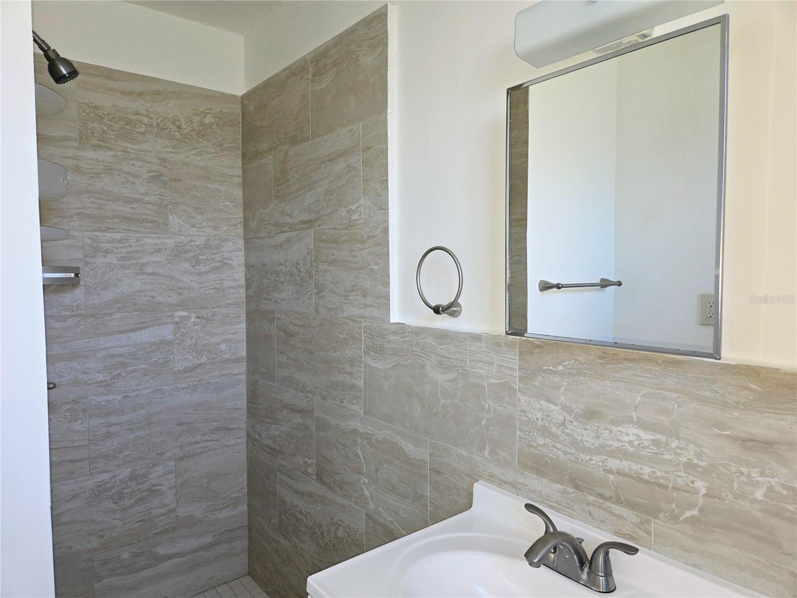 Image 15 of 18 For 6931 Hibiscus Avenue S 1a