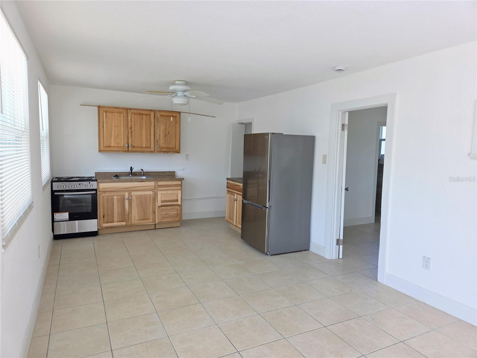 Image 4 of 18 For 6931 Hibiscus Avenue S 1a