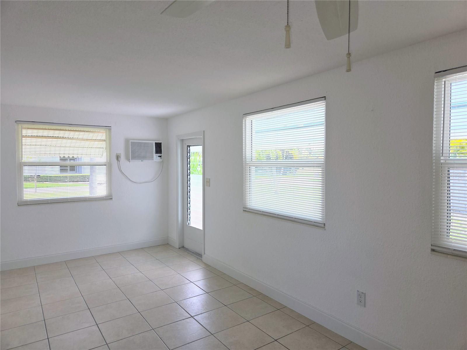 Image 7 of 18 For 6931 Hibiscus Avenue S 1a