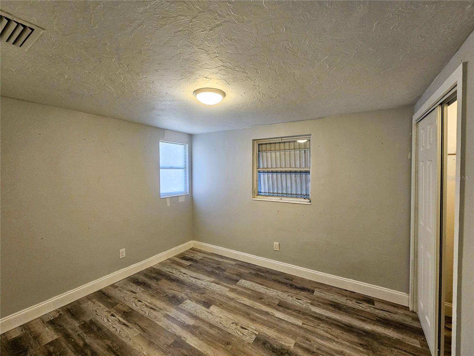 Image 11 of 24 For 501 25th Avenue W