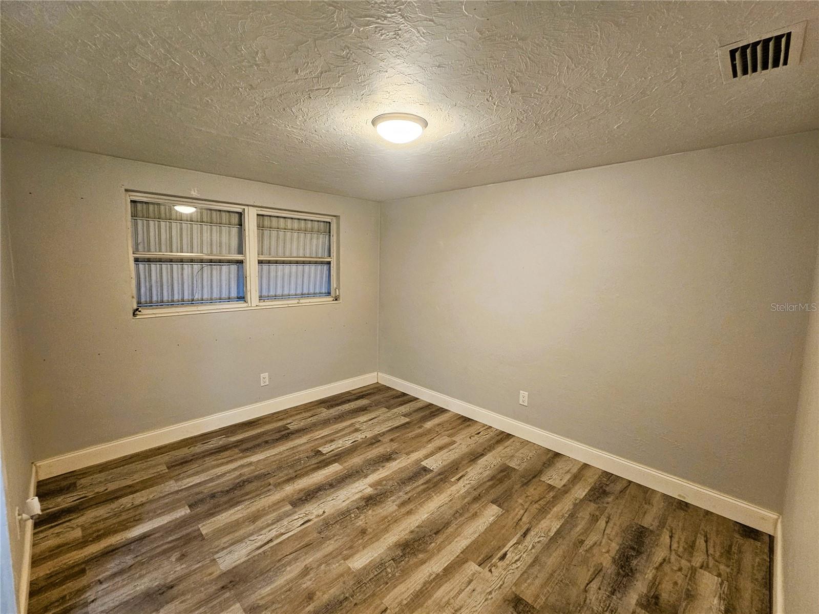 Image 15 of 24 For 501 25th Avenue W